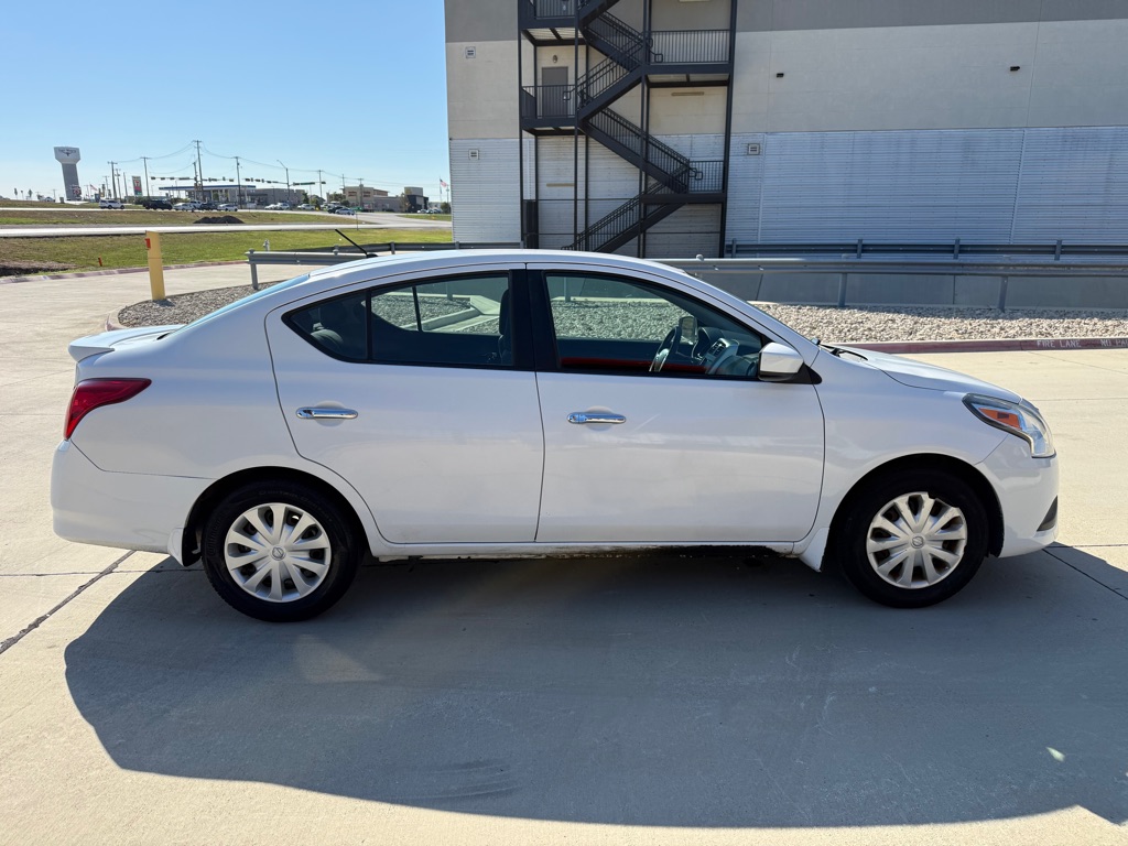 Photo 5 of this NISSAN VERSA