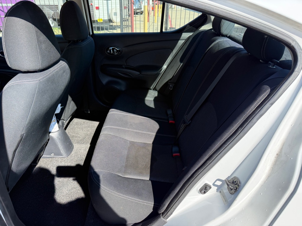 Photo 9 of this NISSAN VERSA