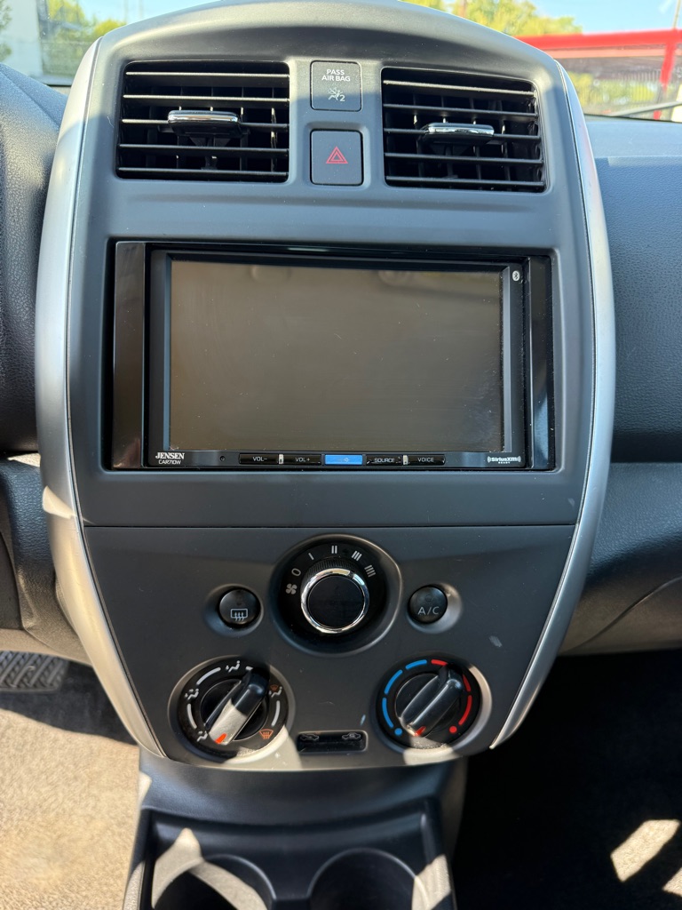 Photo 15 of this NISSAN VERSA