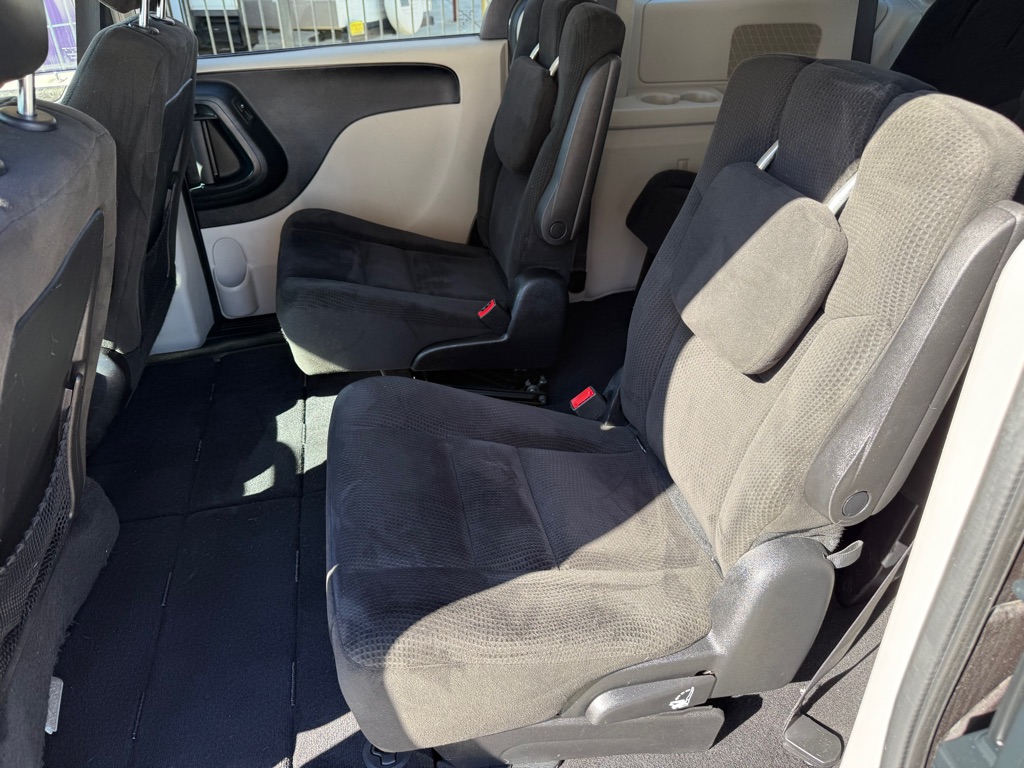 Photo 9 of this DODGE GRAND CARAVAN