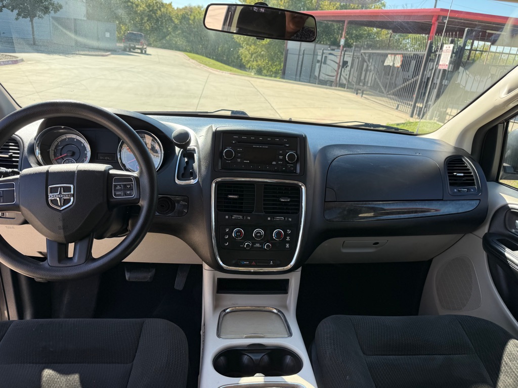 Photo 11 of this DODGE GRAND CARAVAN