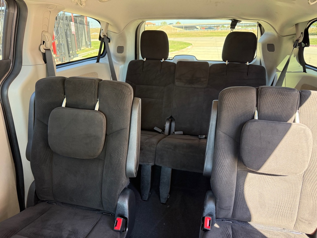 Photo 10 of this DODGE GRAND CARAVAN