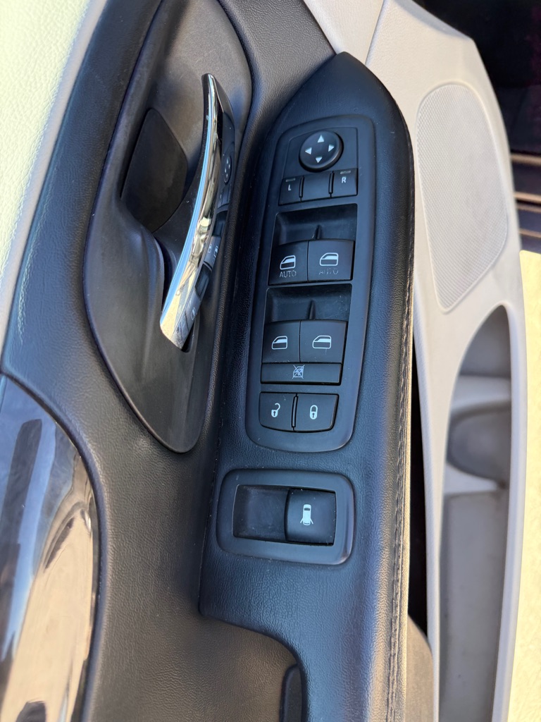 Photo 15 of this DODGE GRAND CARAVAN