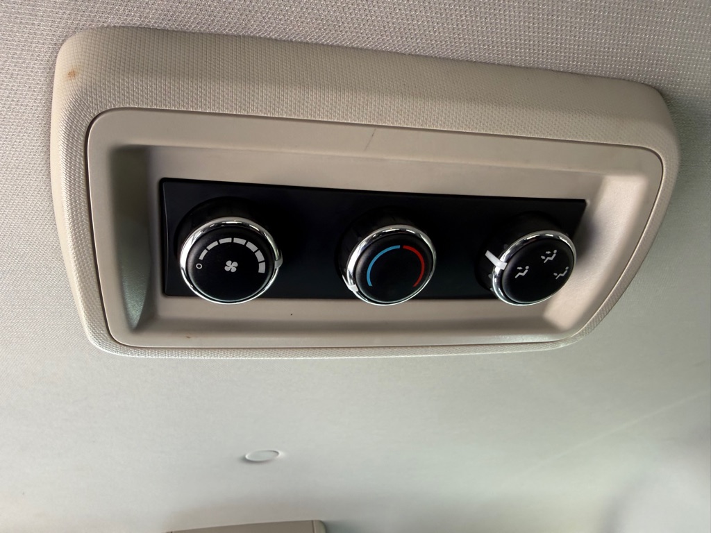 Photo 12 of this DODGE GRAND CARAVAN