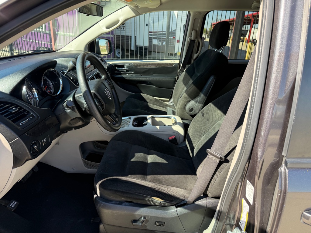 Photo 8 of this DODGE GRAND CARAVAN