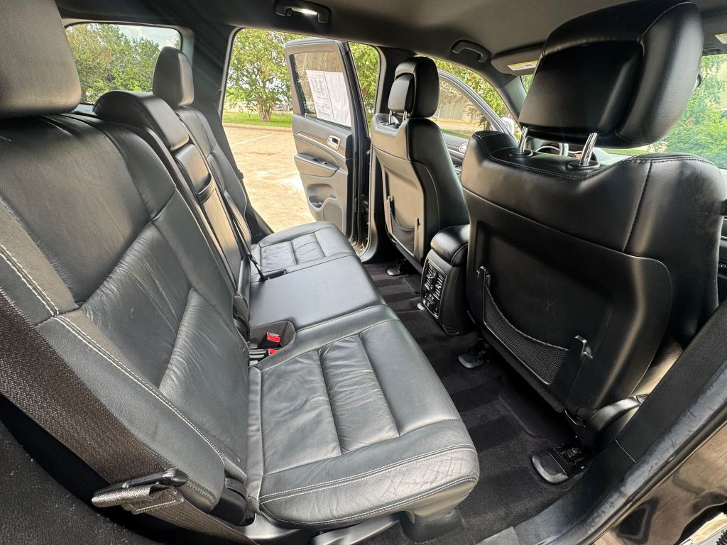 Photo 11 of this JEEP GRAND CHEROKEE