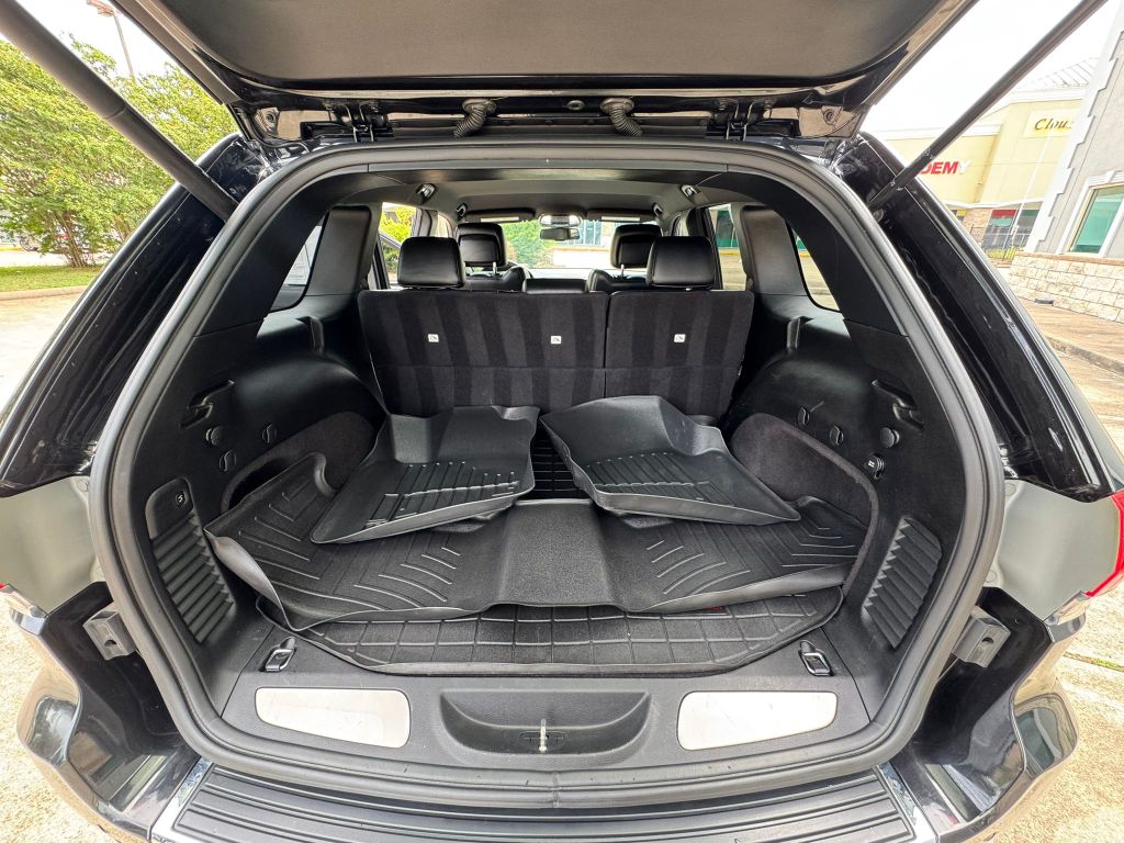 Photo 13 of this JEEP GRAND CHEROKEE
