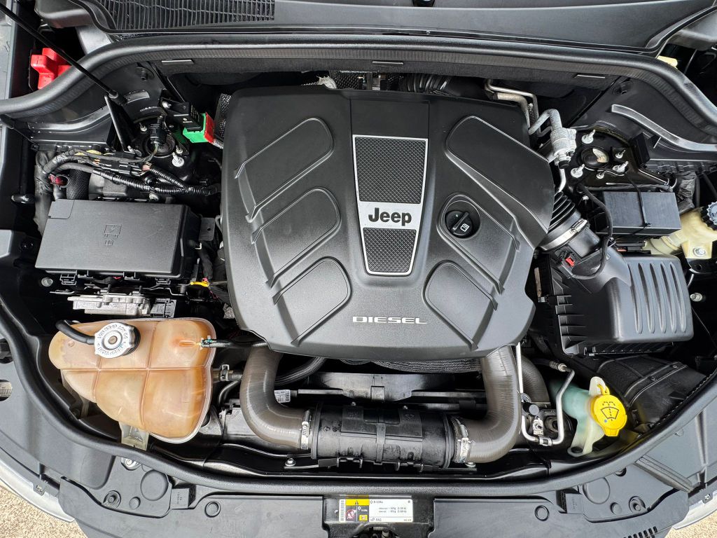 Photo 18 of this JEEP GRAND CHEROKEE