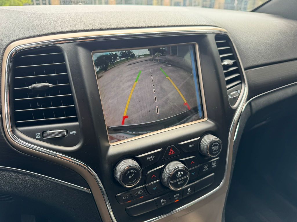 Photo 16 of this JEEP GRAND CHEROKEE