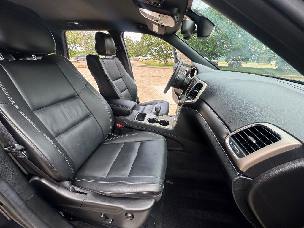 Photo 12 of this JEEP GRAND CHEROKEE