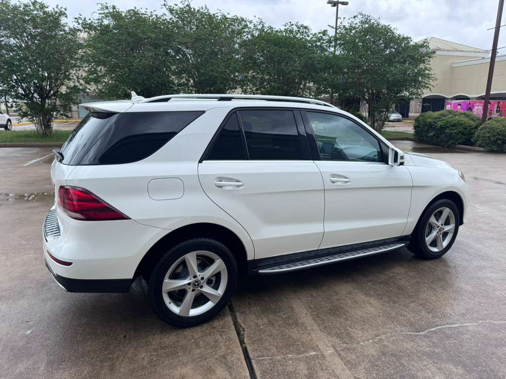 Photo 3 of this MERCEDES-BENZ GLE