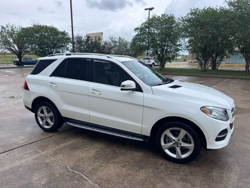 Photo 2 of this MERCEDES-BENZ GLE