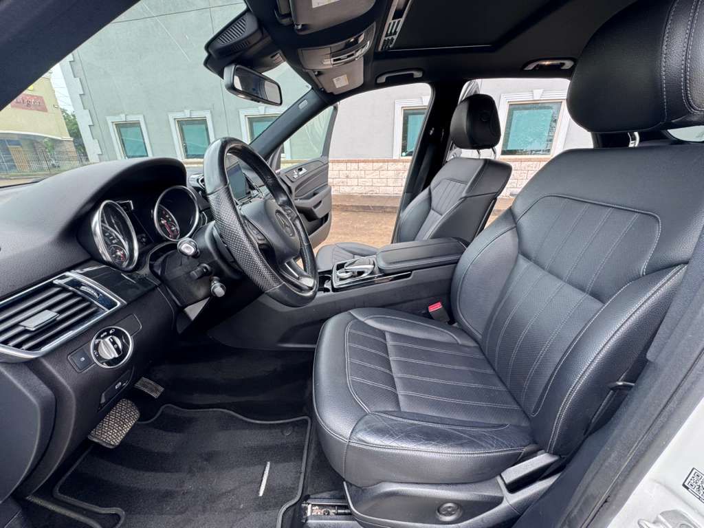 Photo 10 of this MERCEDES-BENZ GLE