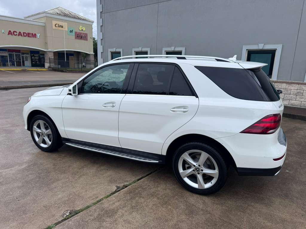 Photo 6 of this MERCEDES-BENZ GLE