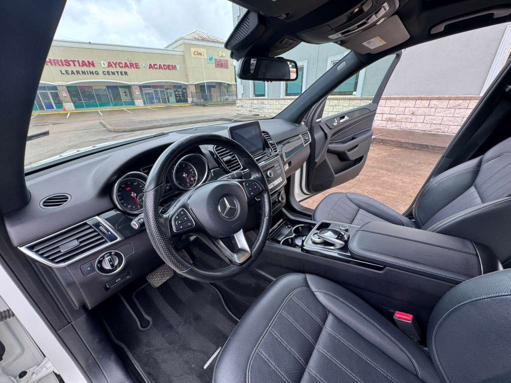 Photo 9 of this MERCEDES-BENZ GLE