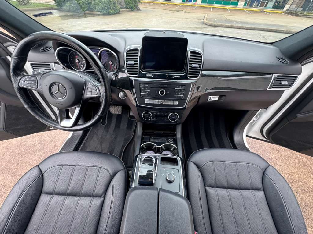 Photo 15 of this MERCEDES-BENZ GLE