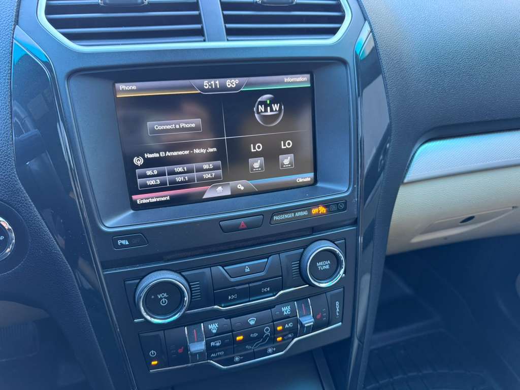 Photo 17 of this FORD EXPLORER