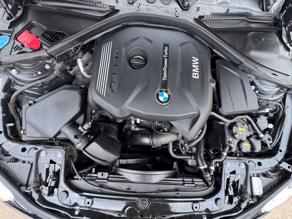 Photo 19 of this BMW 330