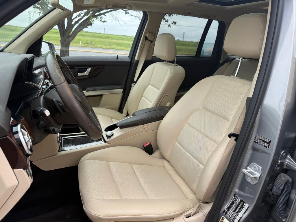 Photo 10 of this MERCEDES-BENZ GLK