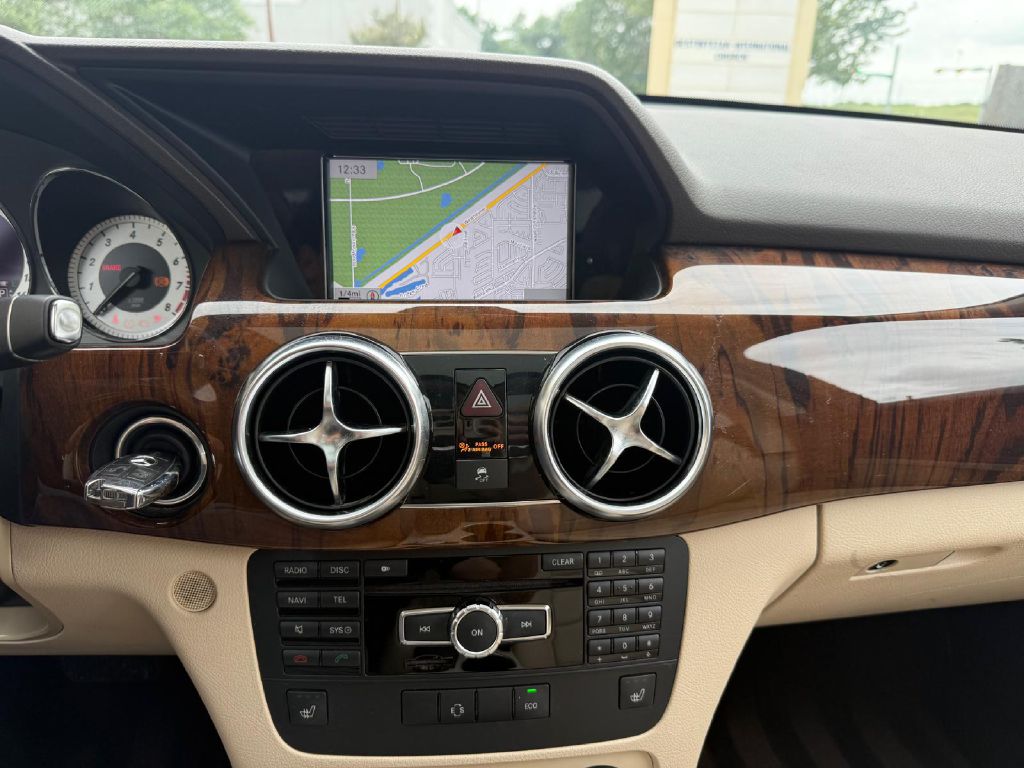 Photo 17 of this MERCEDES-BENZ GLK