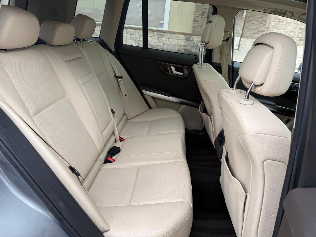 Photo 12 of this MERCEDES-BENZ GLK