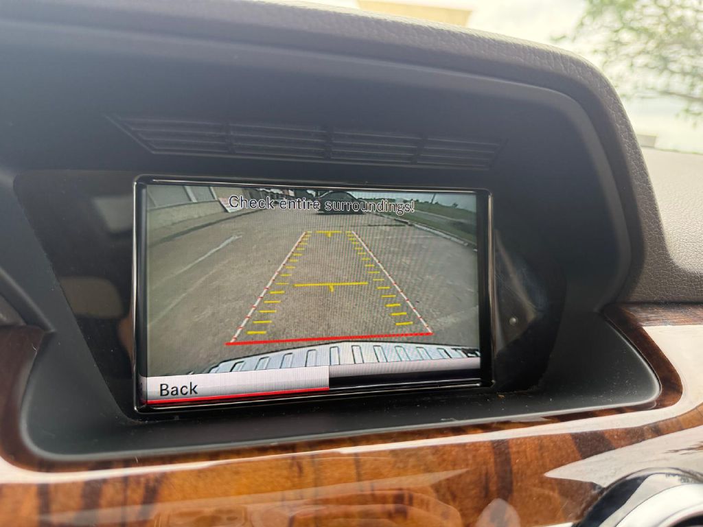 Photo 18 of this MERCEDES-BENZ GLK