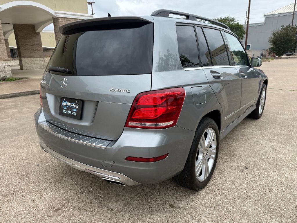 Photo 3 of this MERCEDES-BENZ GLK