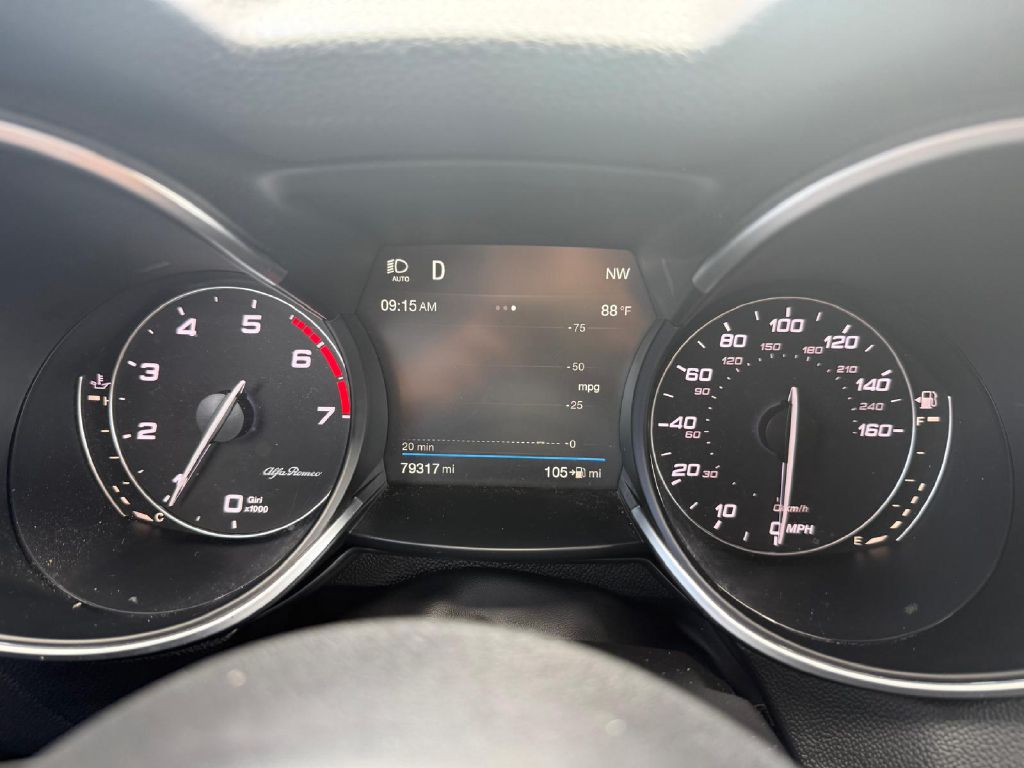 Photo 19 of this ALFA ROMEO STELVIO