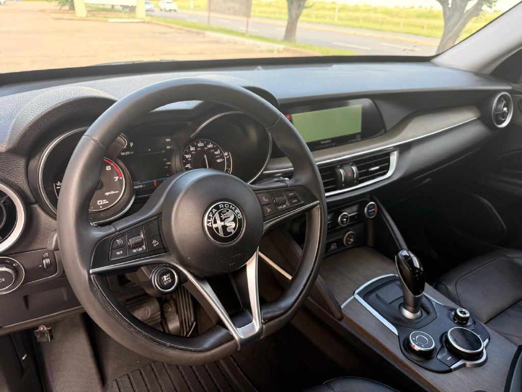Photo 8 of this ALFA ROMEO STELVIO