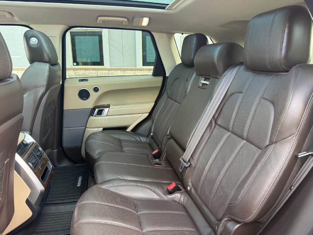 Photo 12 of this LAND ROVER RANGE ROVER SPO