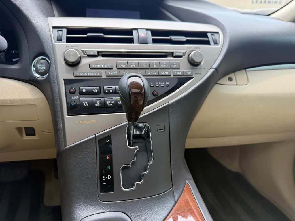 Photo 18 of this LEXUS RX