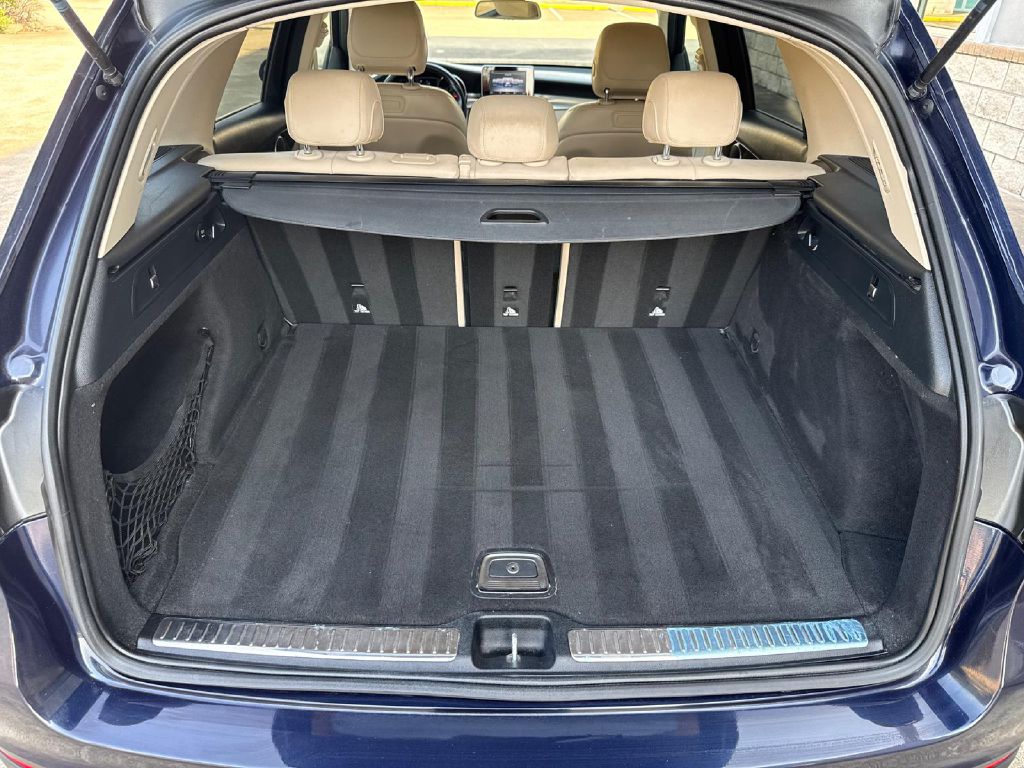 Photo 14 of this MERCEDES-BENZ GLC