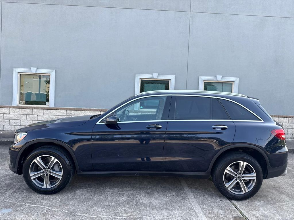 Photo 6 of this MERCEDES-BENZ GLC