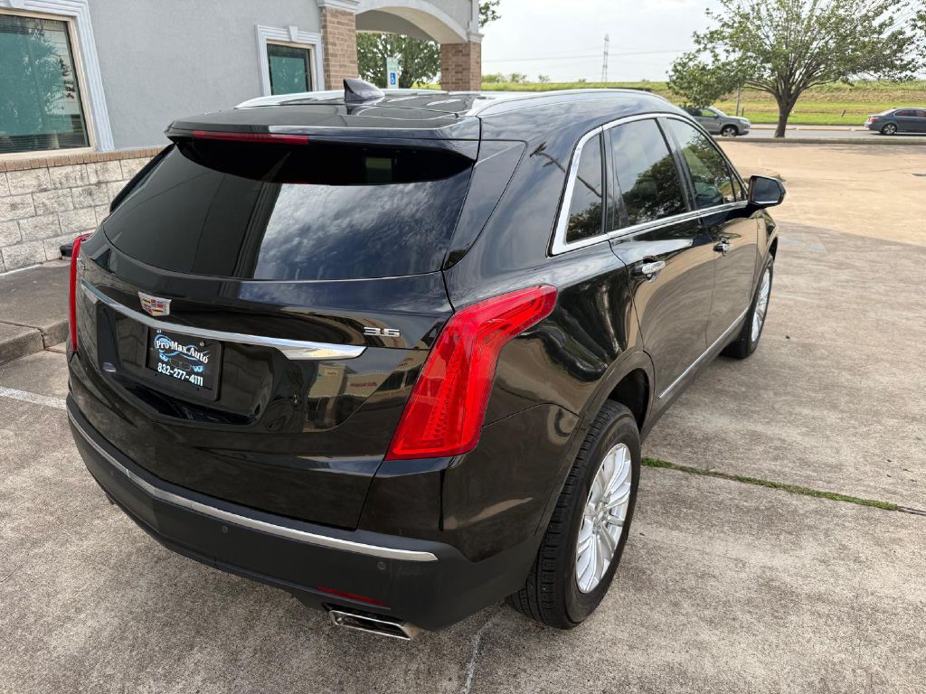 Photo 3 of this CADILLAC XT5