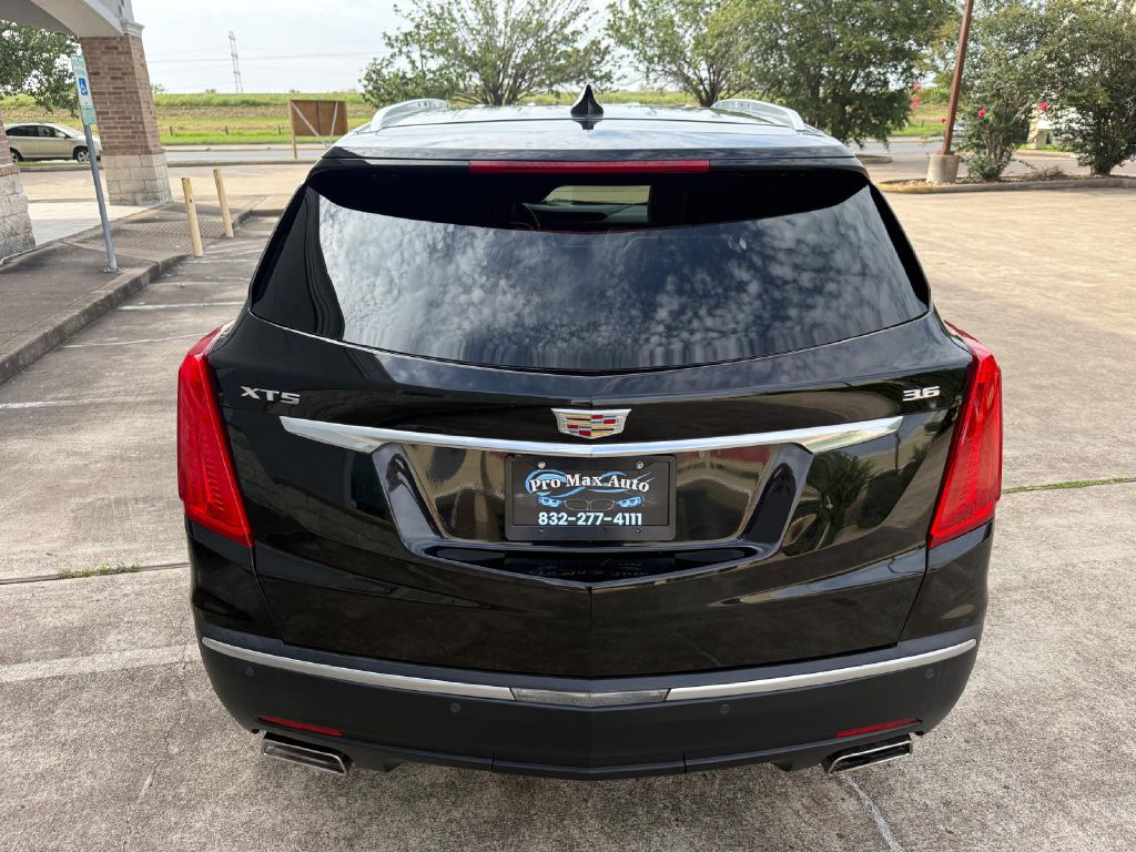 Photo 4 of this CADILLAC XT5