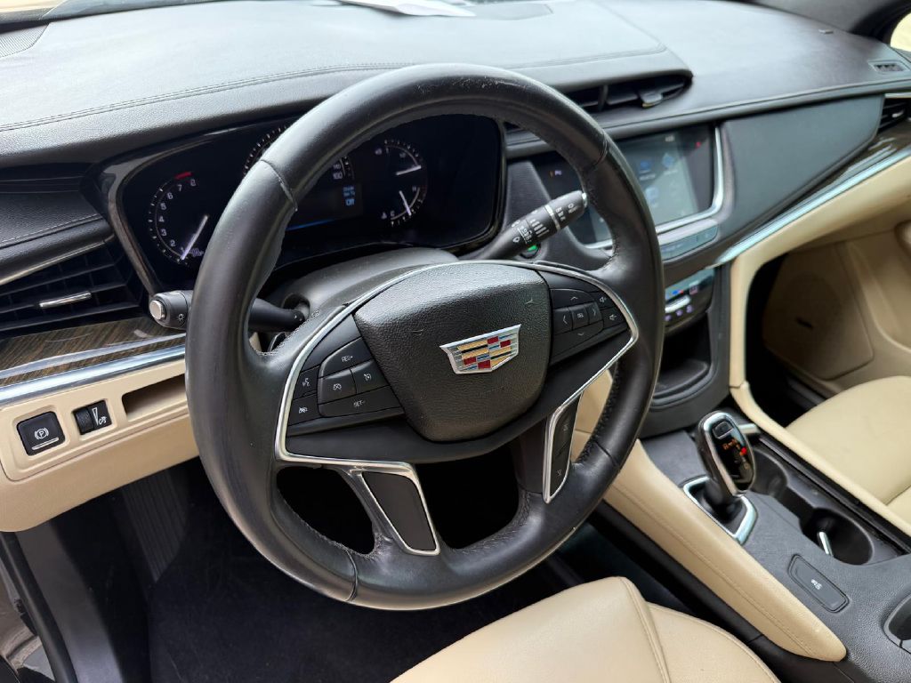 Photo 9 of this CADILLAC XT5