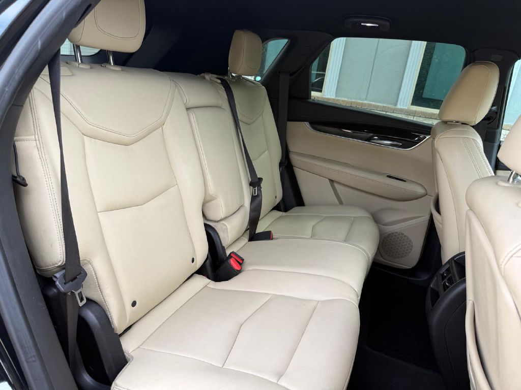 Photo 12 of this CADILLAC XT5