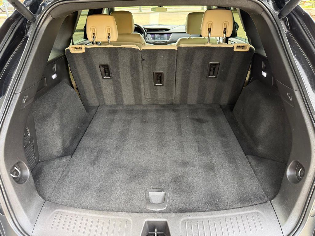 Photo 14 of this CADILLAC XT5