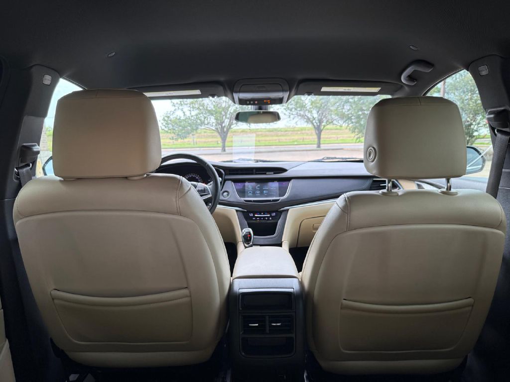 Photo 15 of this CADILLAC XT5