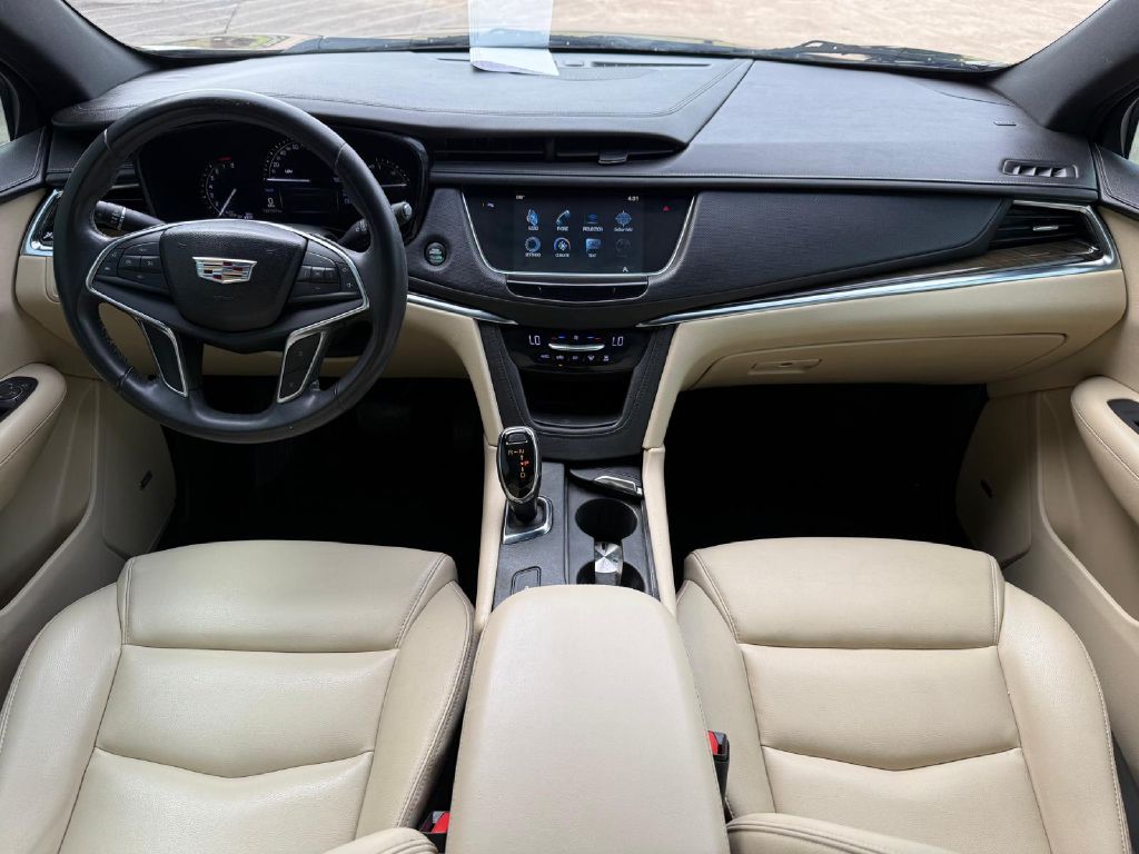 Photo 16 of this CADILLAC XT5
