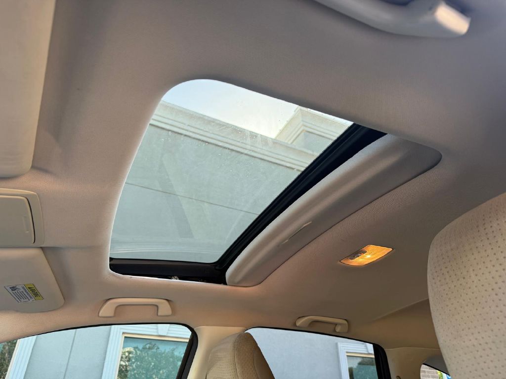 Photo 8 of this HONDA CR-V