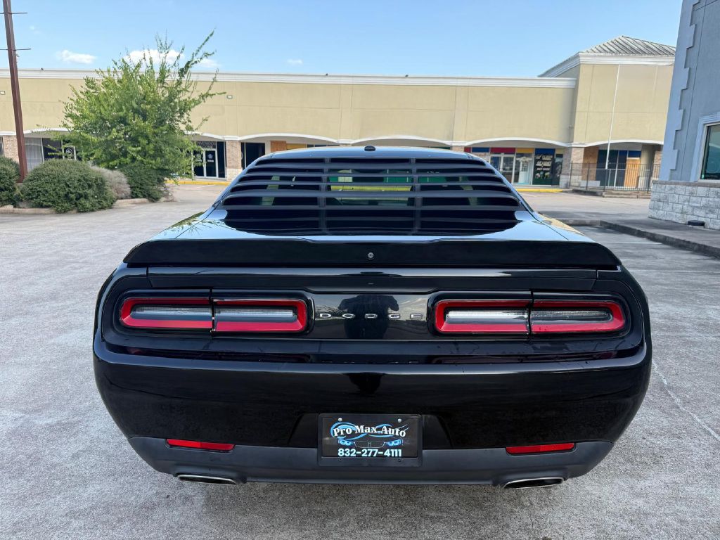 Photo 4 of this DODGE CHALLENGER