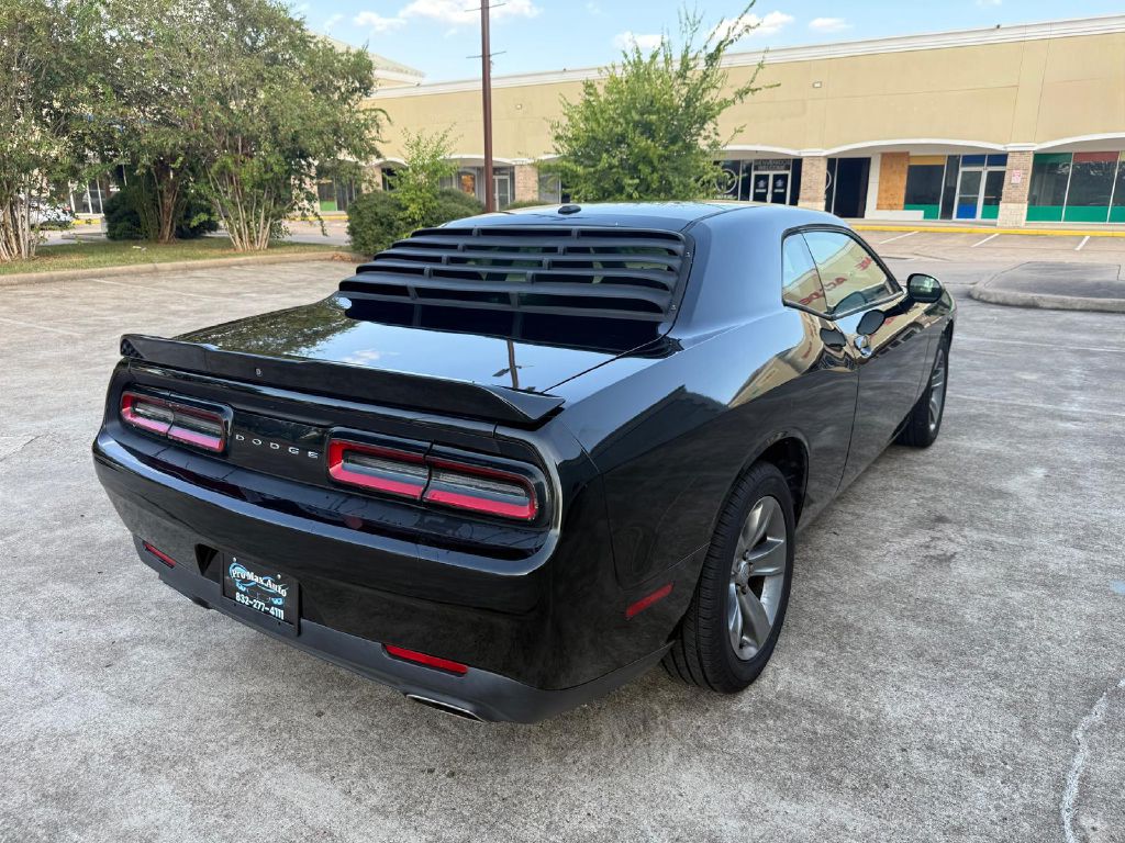 Photo 3 of this DODGE CHALLENGER