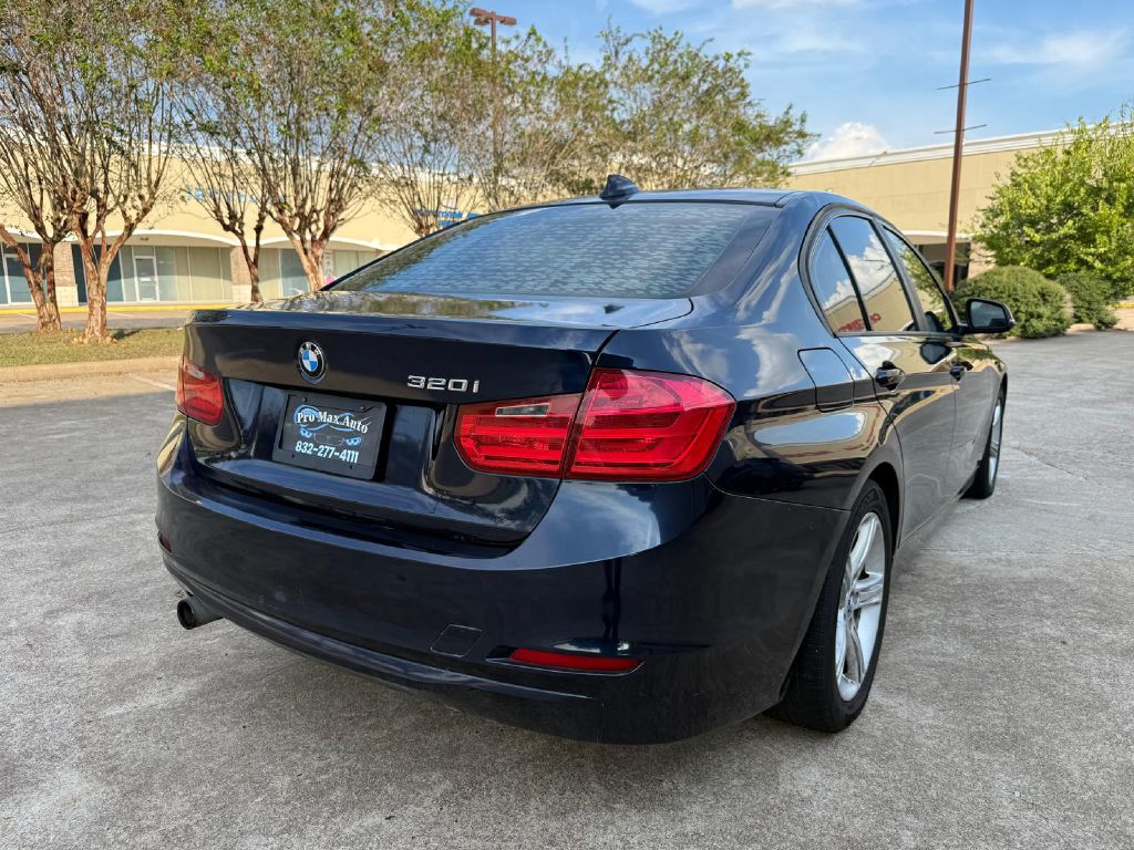 Photo 4 of this BMW 320