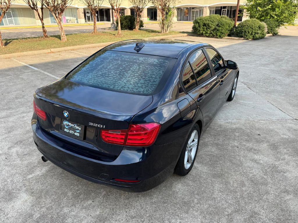 Photo 3 of this BMW 320