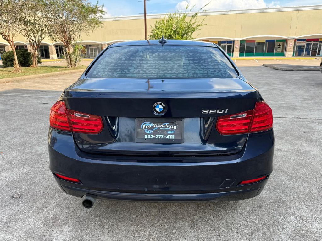 Photo 5 of this BMW 320
