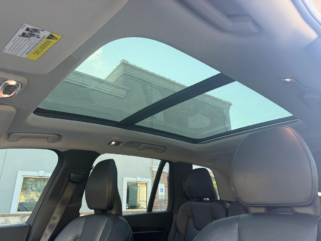Photo 16 of this VOLVO XC90