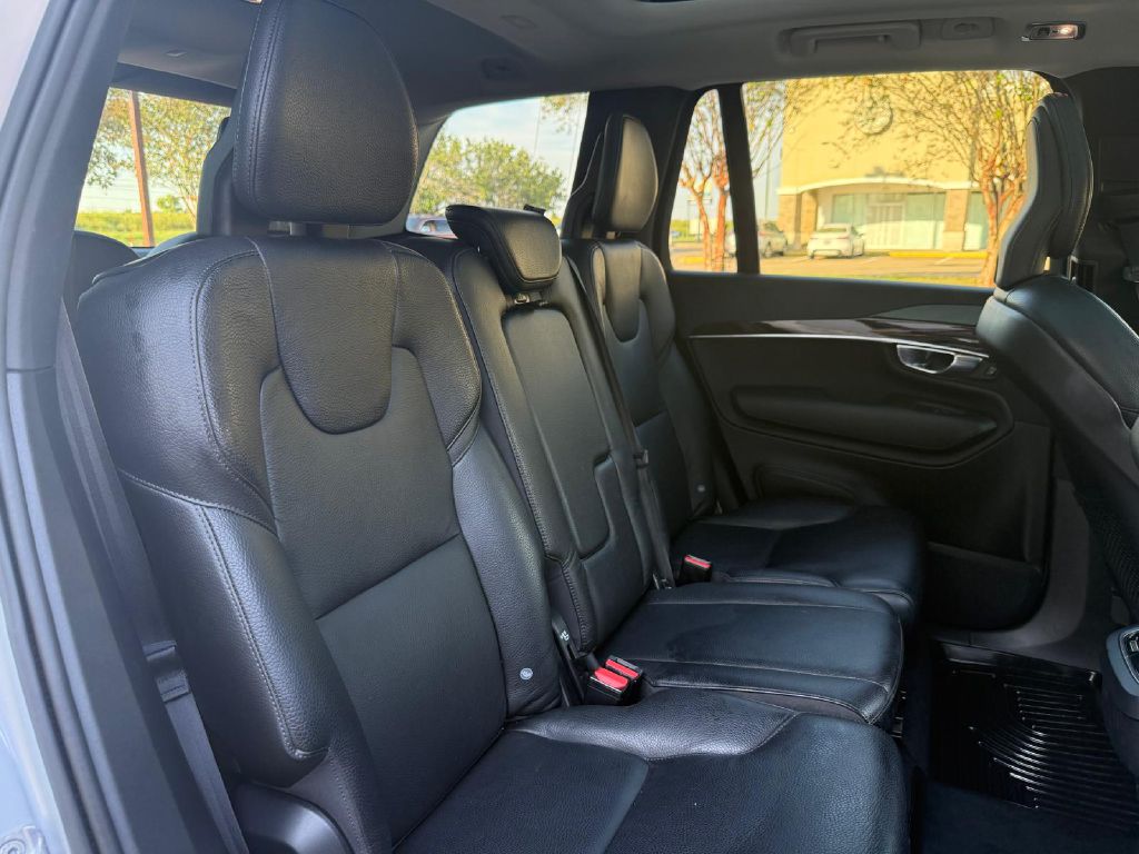 Photo 21 of this VOLVO XC90
