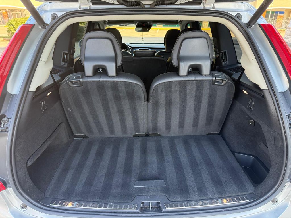 Photo 23 of this VOLVO XC90