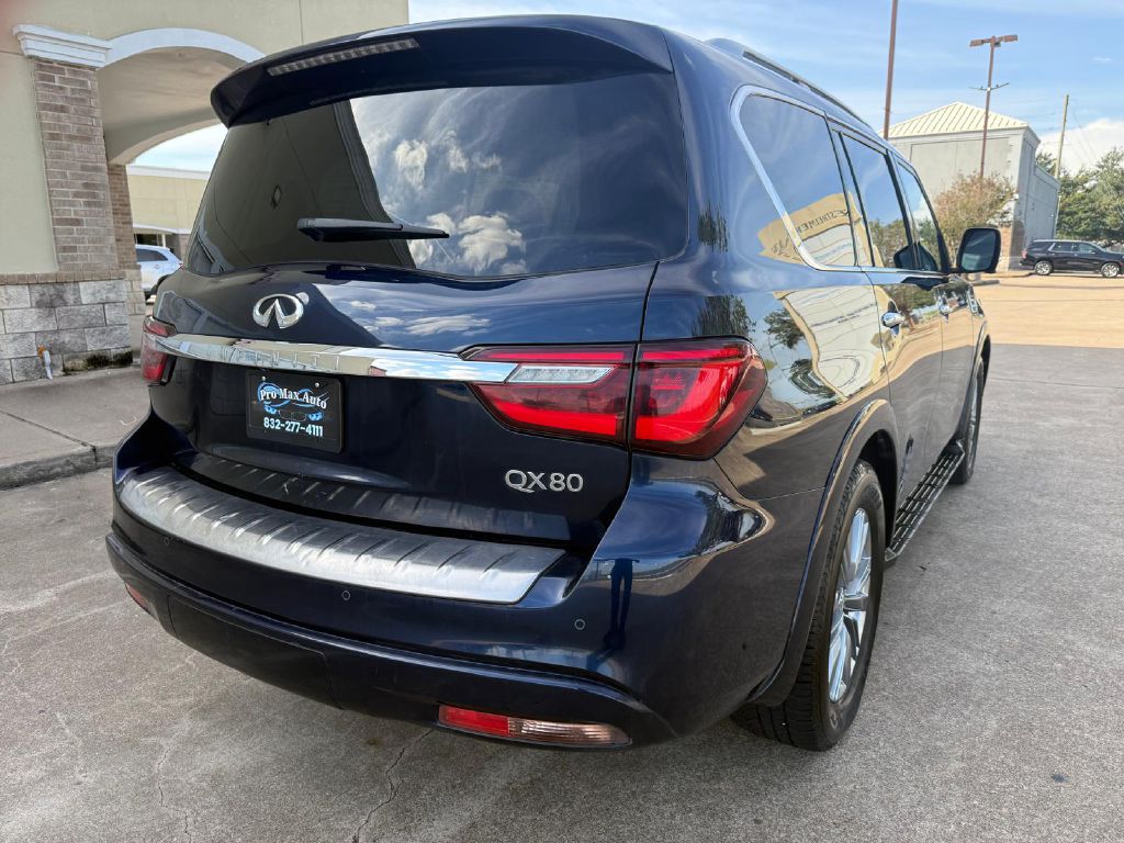 Photo 4 of this INFINITI QX80